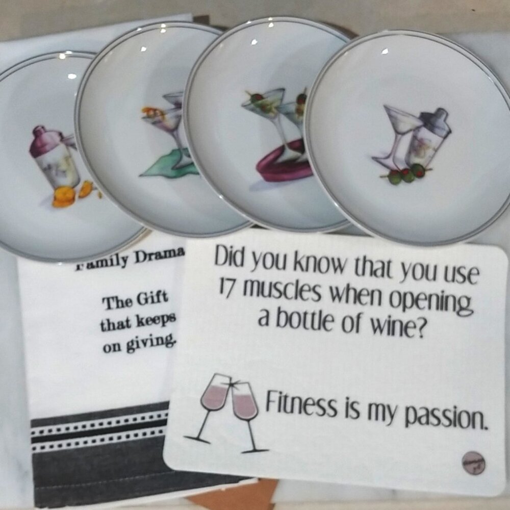 EUC Happy Hour Hors d'oeuvres Plates & NWT Dish Towel + Dish Cloth Bundle